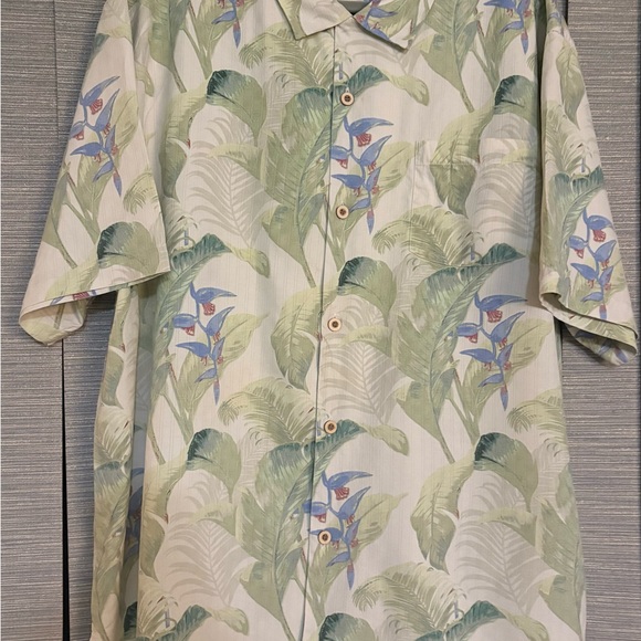 Tommy Bahama Tropical Print Shirt - Picture 1 of 5